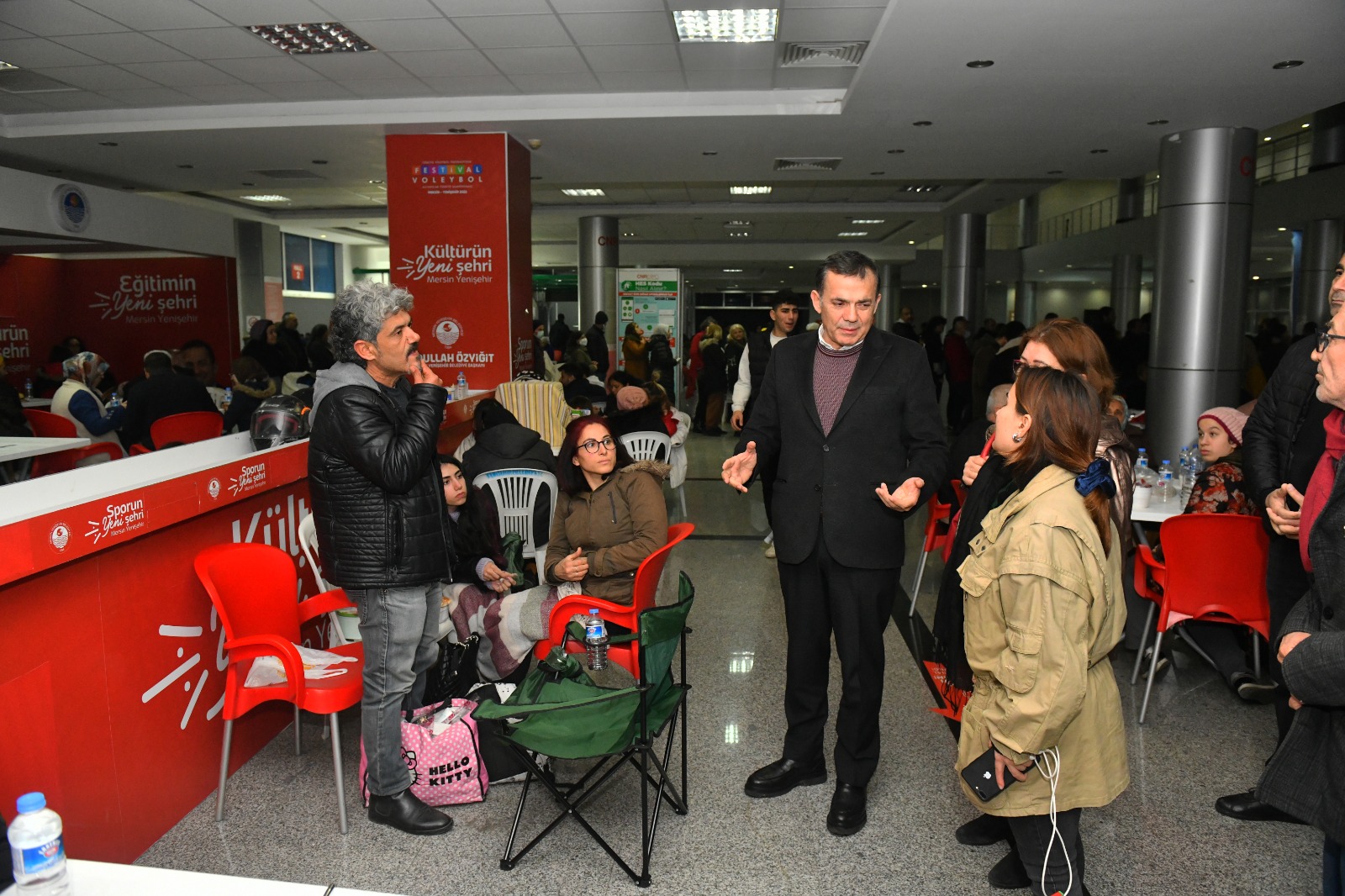 Başkan Abdullah Özyiğit, geceyi vatandaşlarla geçirdi (6)