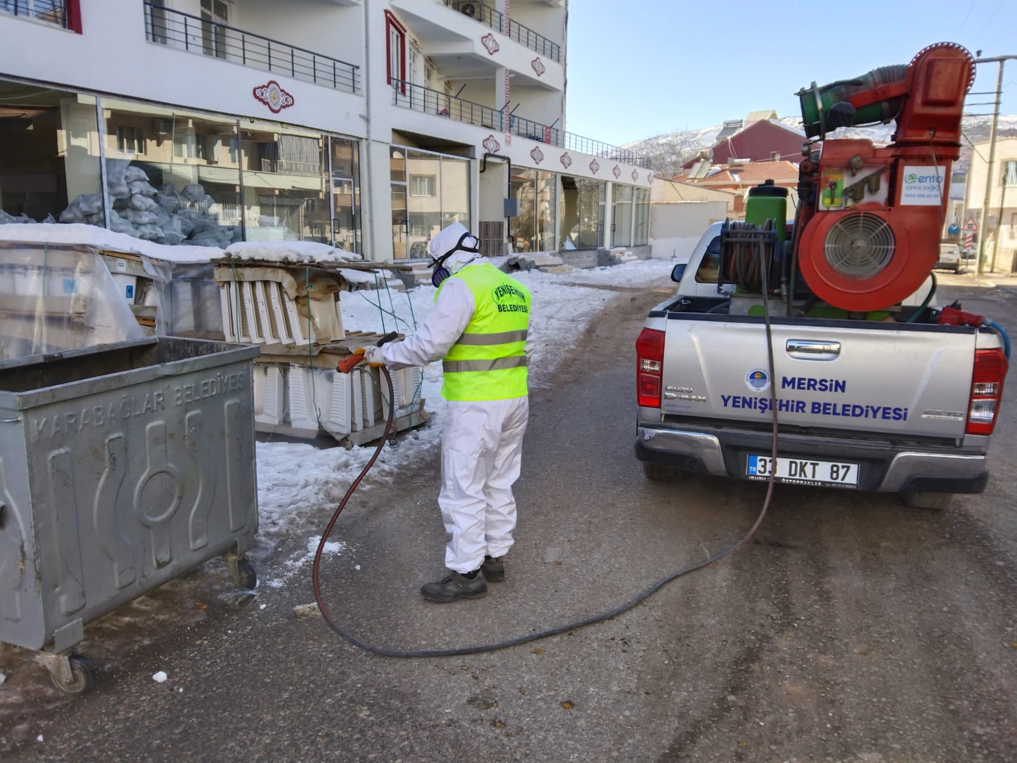 Yenişehir Belediyesi dezenfeksiyon ekipleri afet bölgesinde  (1)