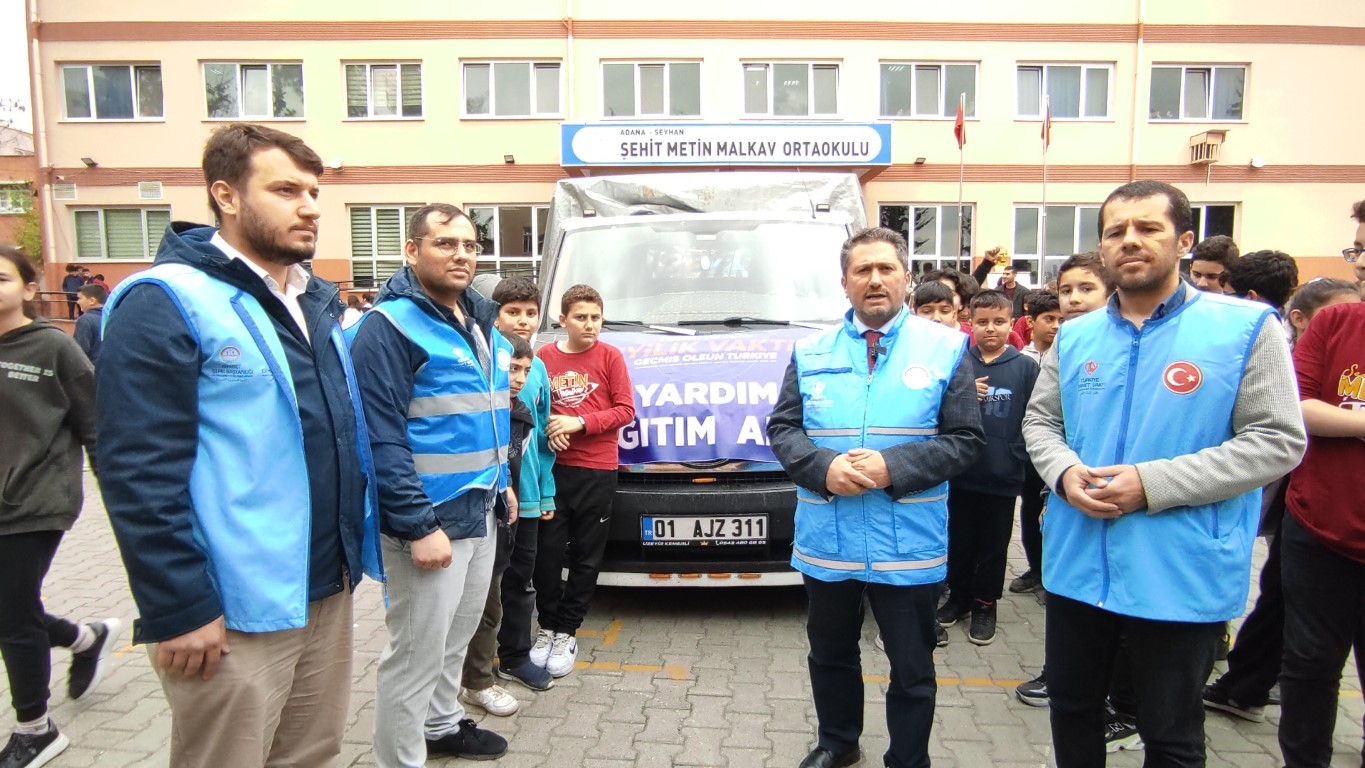 Seyhan’da Öğrenciler Harçlıkları İle Ramazan Kolisi Hazırladı00 (Orta)