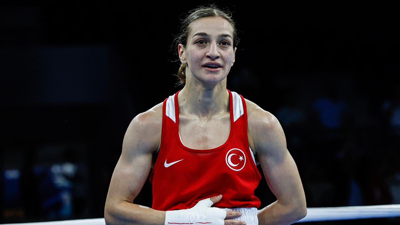busFFFFFe-naz-cakiroglu-aa-1841798