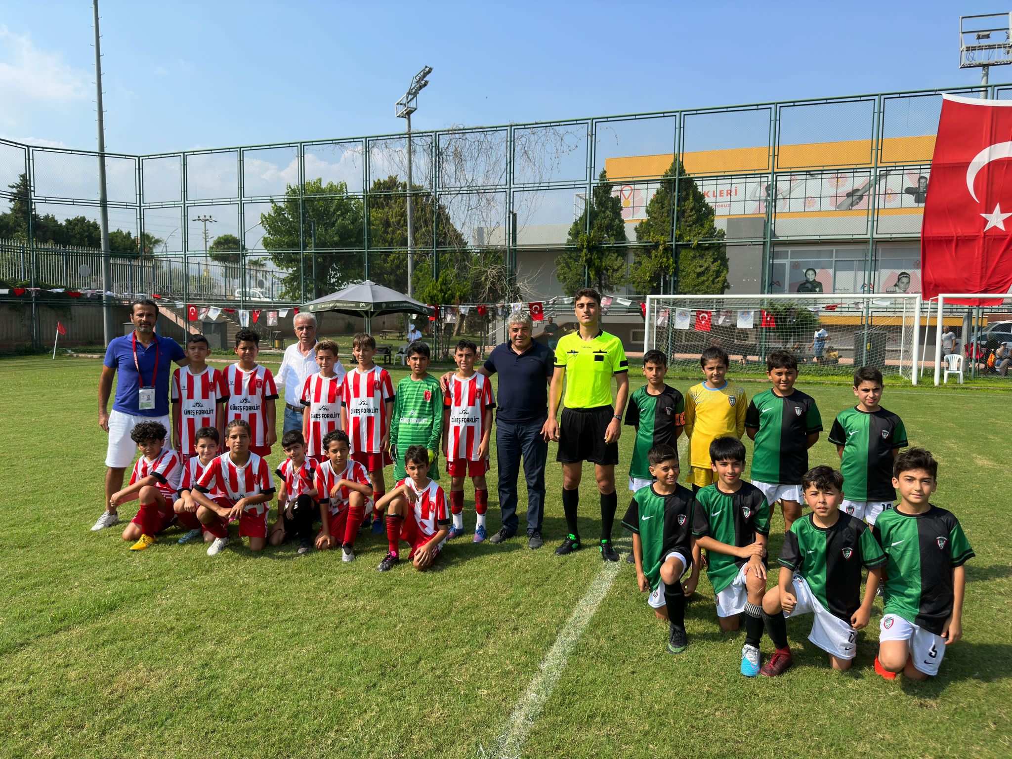 BÜYÜKŞEHİR’İN ‘U-11 U-12 MİNİKLER ŞENLİK LİGİ’ BAŞLADI  (1)