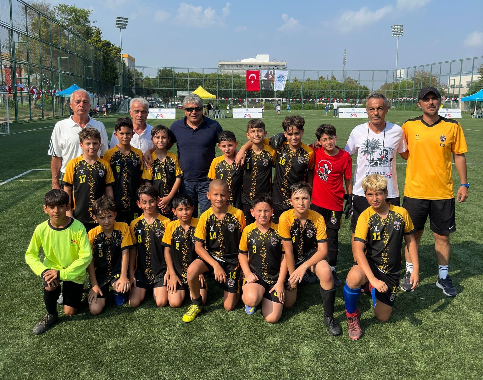 BÜYÜKŞEHİR’İN ‘U-11 U-12 MİNİKLER ŞENLİK LİGİ’ BAŞLADI  (5)