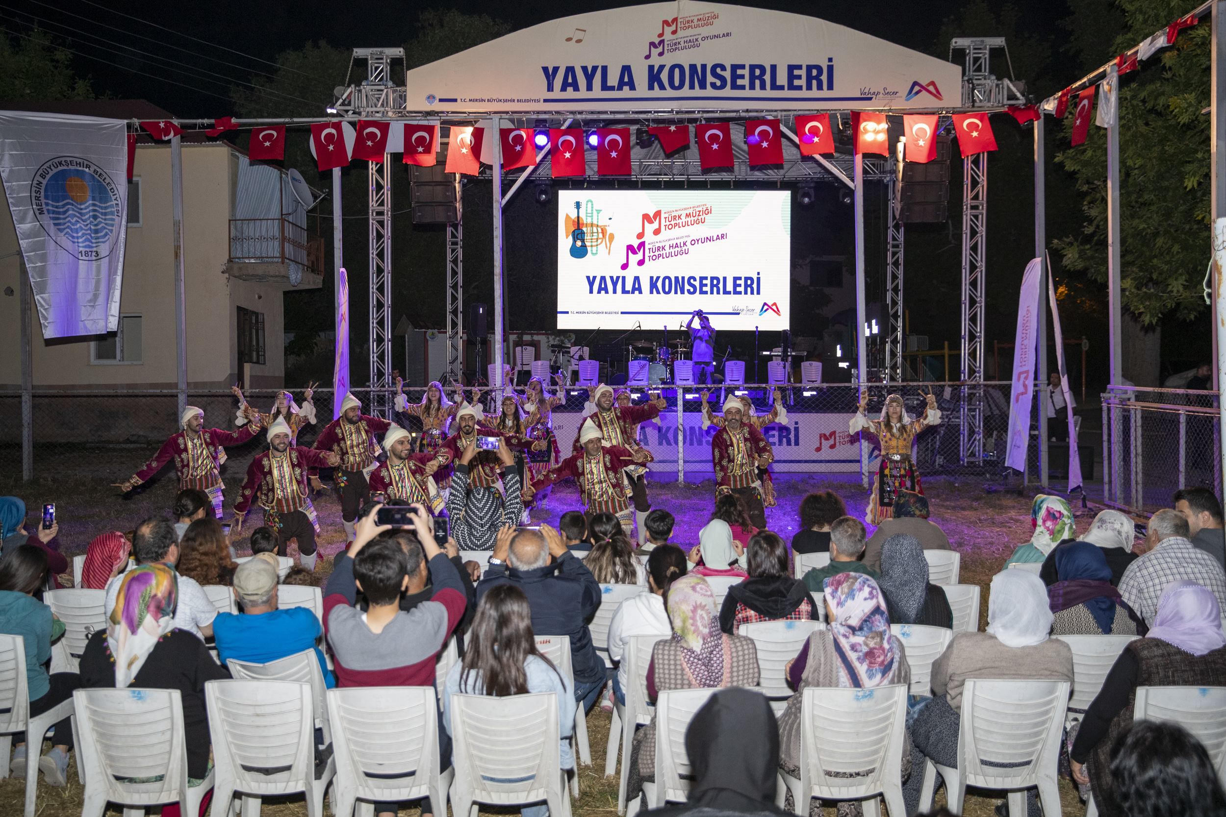 MERSİN BÜYÜKŞEHİR’İN YAYLA KONSERLERİ YAZ AKŞAMLARINI ŞENLENDİRİYOR  (10)