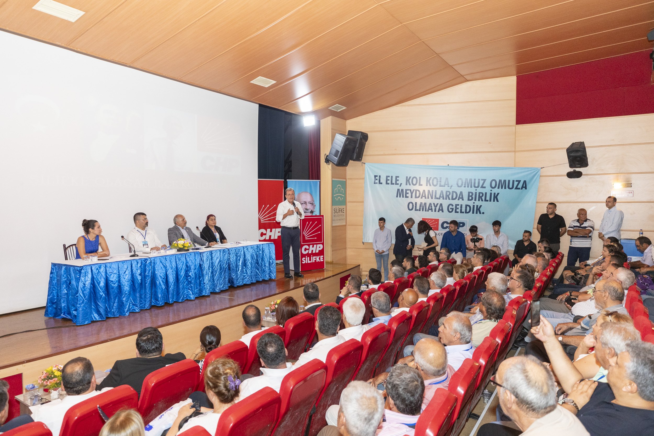 BAŞKAN SEÇER, CHP SİLİFKE İLÇE KONGRESİ’NE KATILDI (2)