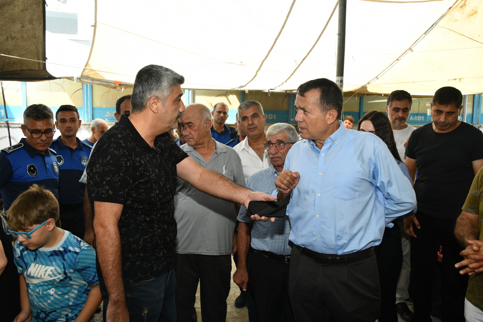 Başkan Abdullah Özyiğit, pazarcı esnafı ve vatandaşlarla buluştu (10)