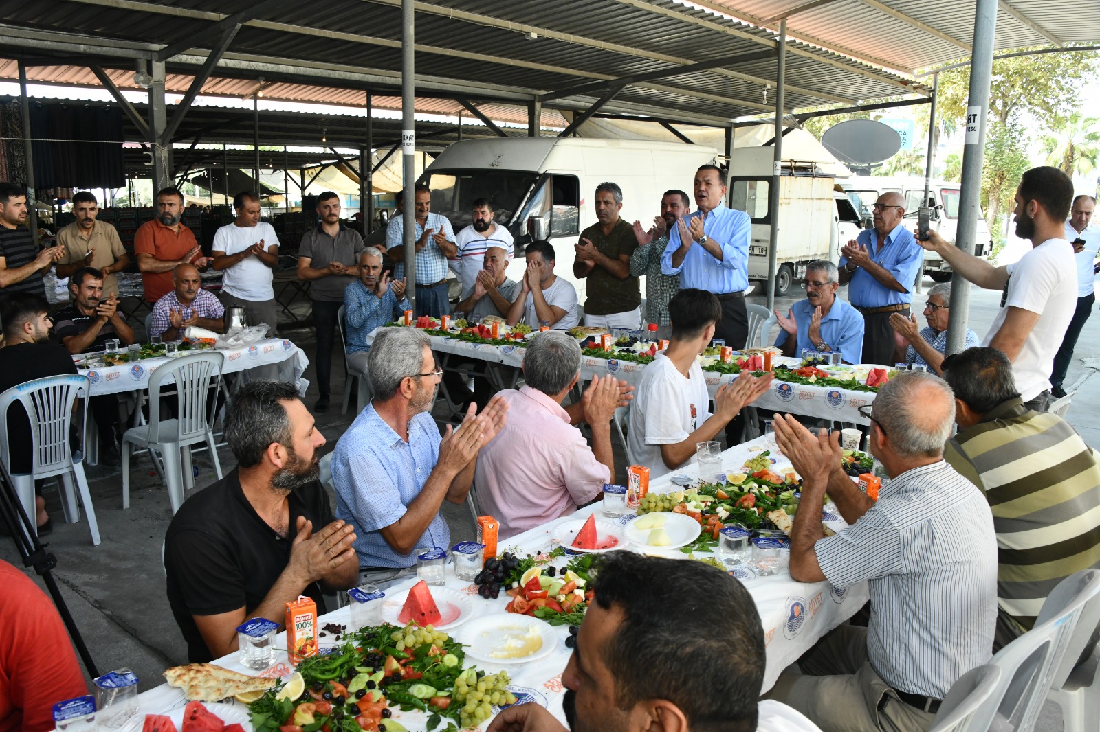 Başkan Abdullah Özyiğit, pazarcı esnafı ve vatandaşlarla buluştu (2)