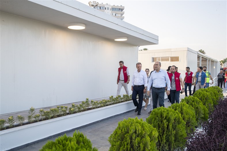 BAŞKAN SEÇER, BÜYÜKŞEHİR’İN SAHİLE KAZANDIRDIĞI VE AÇILIŞI İÇİN GÜN SAYAN YAPILARI İNCELEDİ (3)