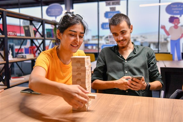 BÜYÜKŞEHİR’İN ‘HELLO MERSİN’ KULÜBÜ HİZMET VERMEYE BAŞLADI (9)
