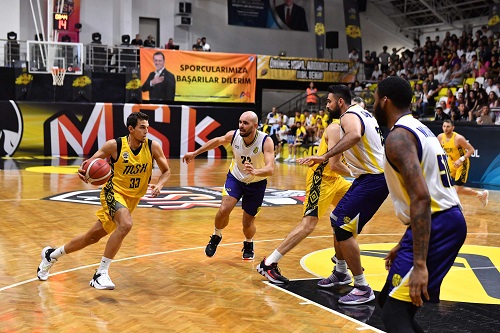 CARETTALAR SEZONA GALİBİYETLE BAŞLADI (4)