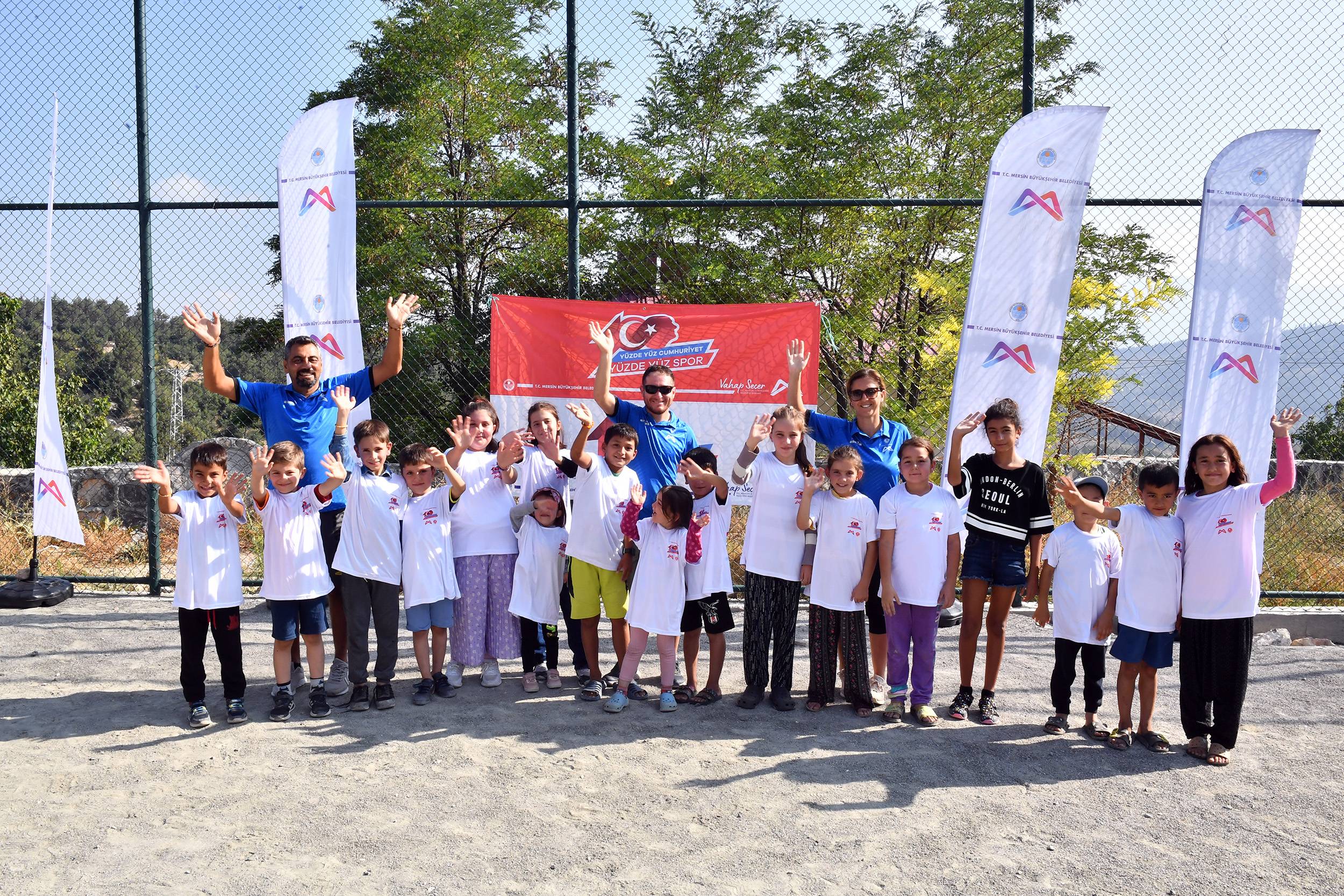 KIRSALIN ÇOCUKLARI, YÜZDE YÜZ CUMHURİYET YÜZDE YÜZ SPOR ETKİNLİĞİYLE SPORA YÖNLENDİRİLİYOR  (8)