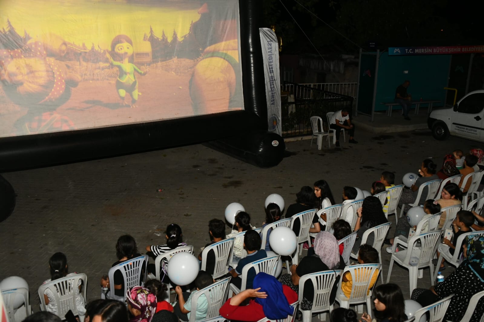 Mersin Yenişehir Belediyesinin açık hava sinema günleri başladı (4)