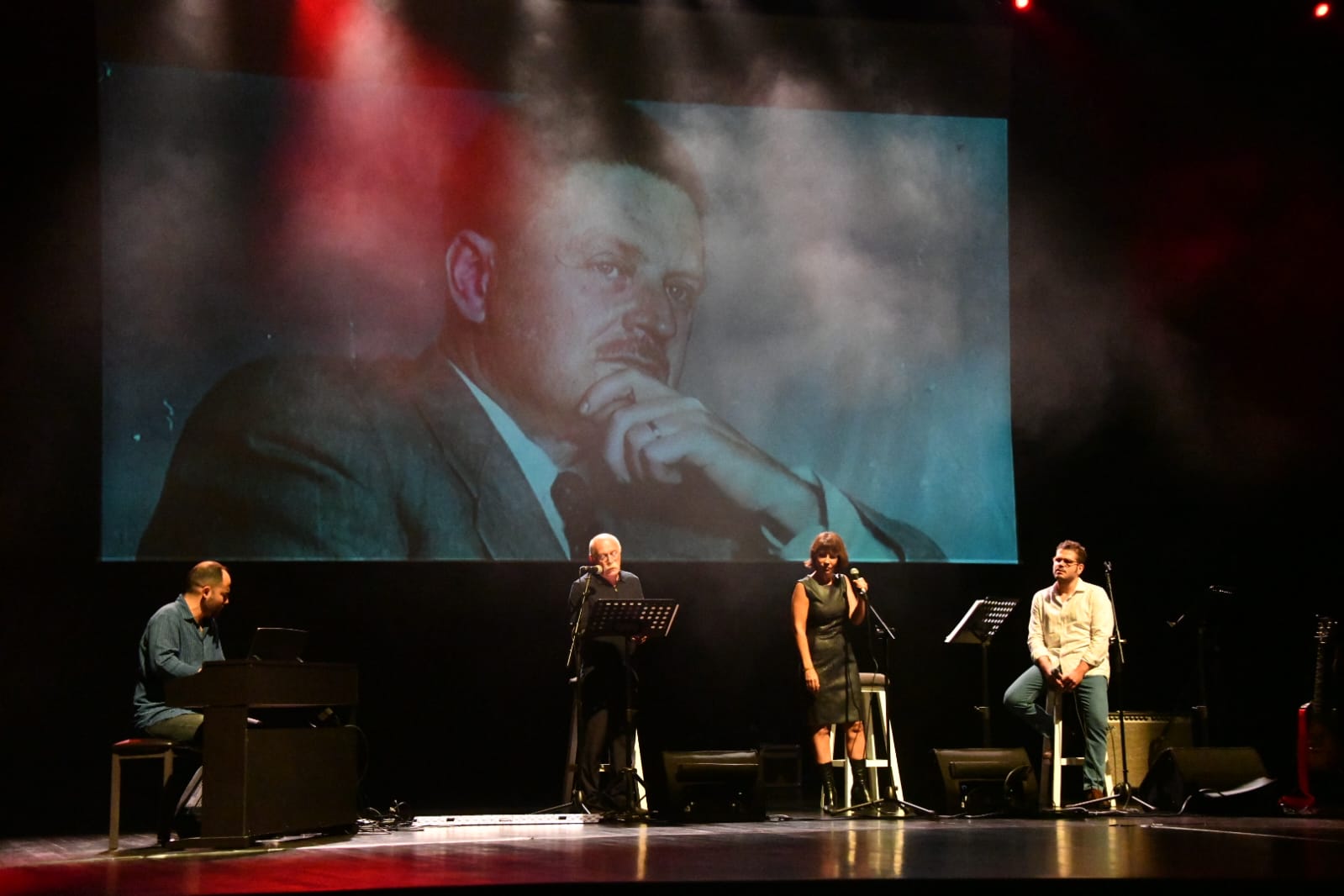 Nâzım Hikmet, 60. ölüm yıl dönümünde caz şarkılarıyla anıldı (5)