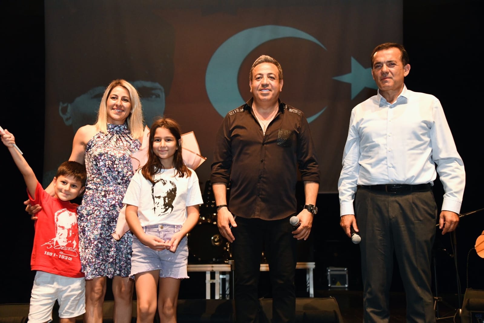 Yenişehir Belediyesi Sunay Akın ve Ali Altay’ı Mersinlilerle buluşturdu (3)