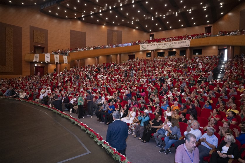 BAŞKAN SEÇER, MERSİN’İN ÜRETİCİ KADINLARI İLE BİR ARAYA GELDİ (8)