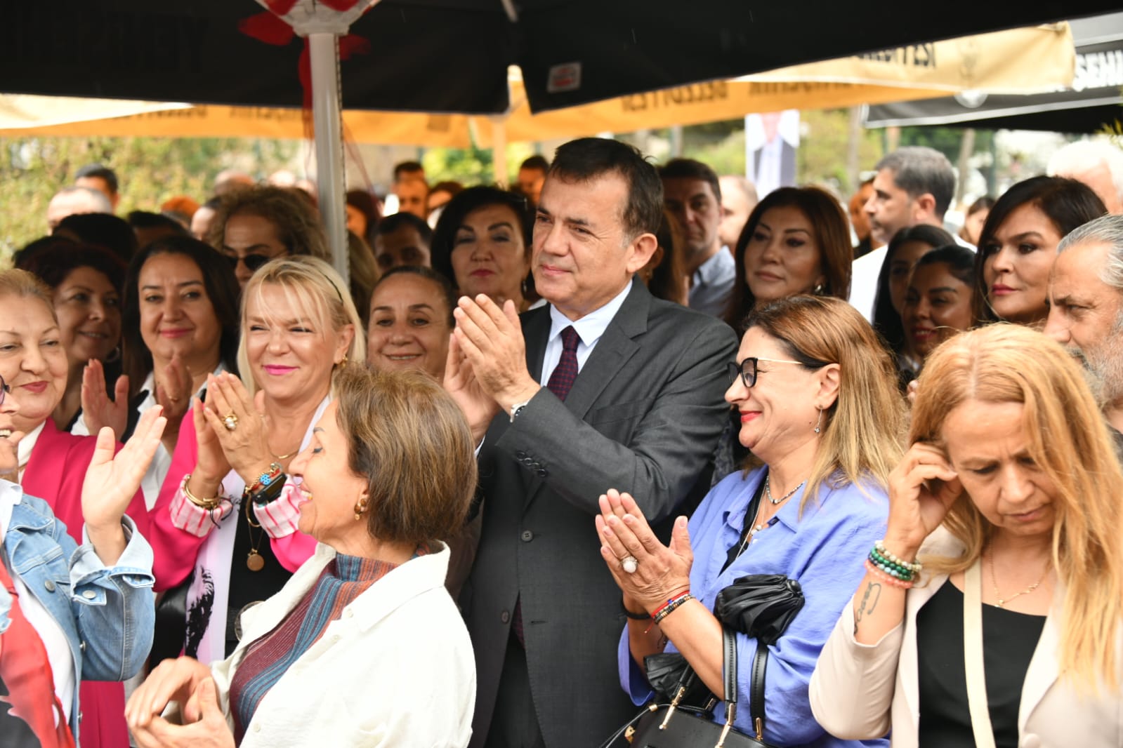 Yenişehir Belediyesi yenilediği parka Türk Kadınlar Birliği adını verdi (1)