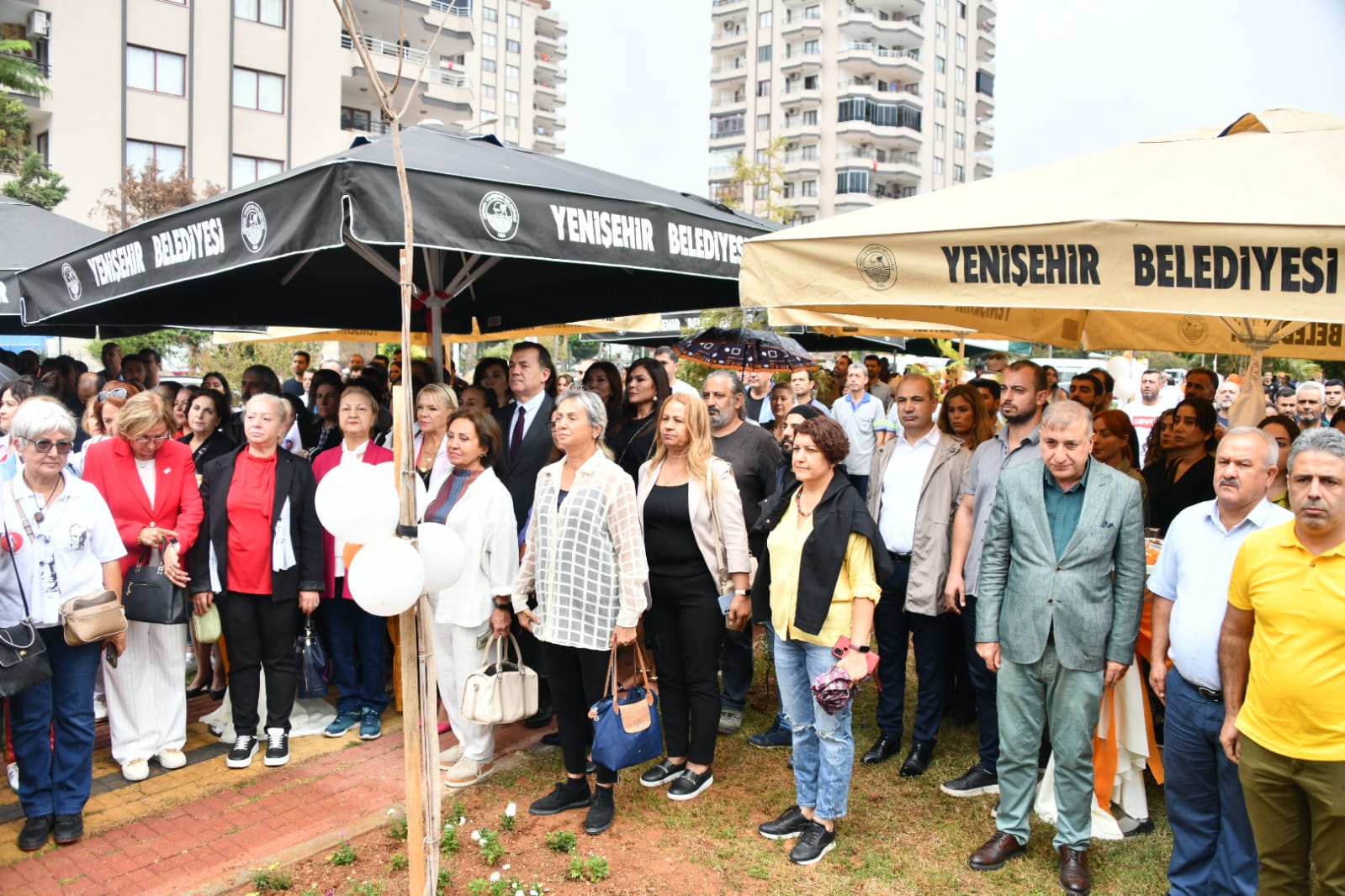 Yenişehir Belediyesi yenilediği parka Türk Kadınlar Birliği adını verdi (9)