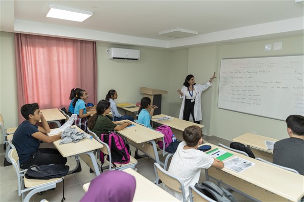 MERSİN BÜYÜKŞEHİR’LE MAHALLELERİN ÇEHRESİ DEĞİŞİYOR (3)