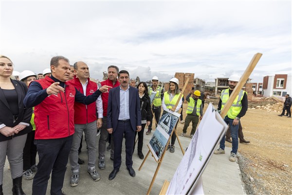 BAŞKAN SEÇER, LOJİSTİK MERKEZİ VE HUZURKENT YOL ÇALIŞMALARINI YERİNDE İNCELEDİ (3)