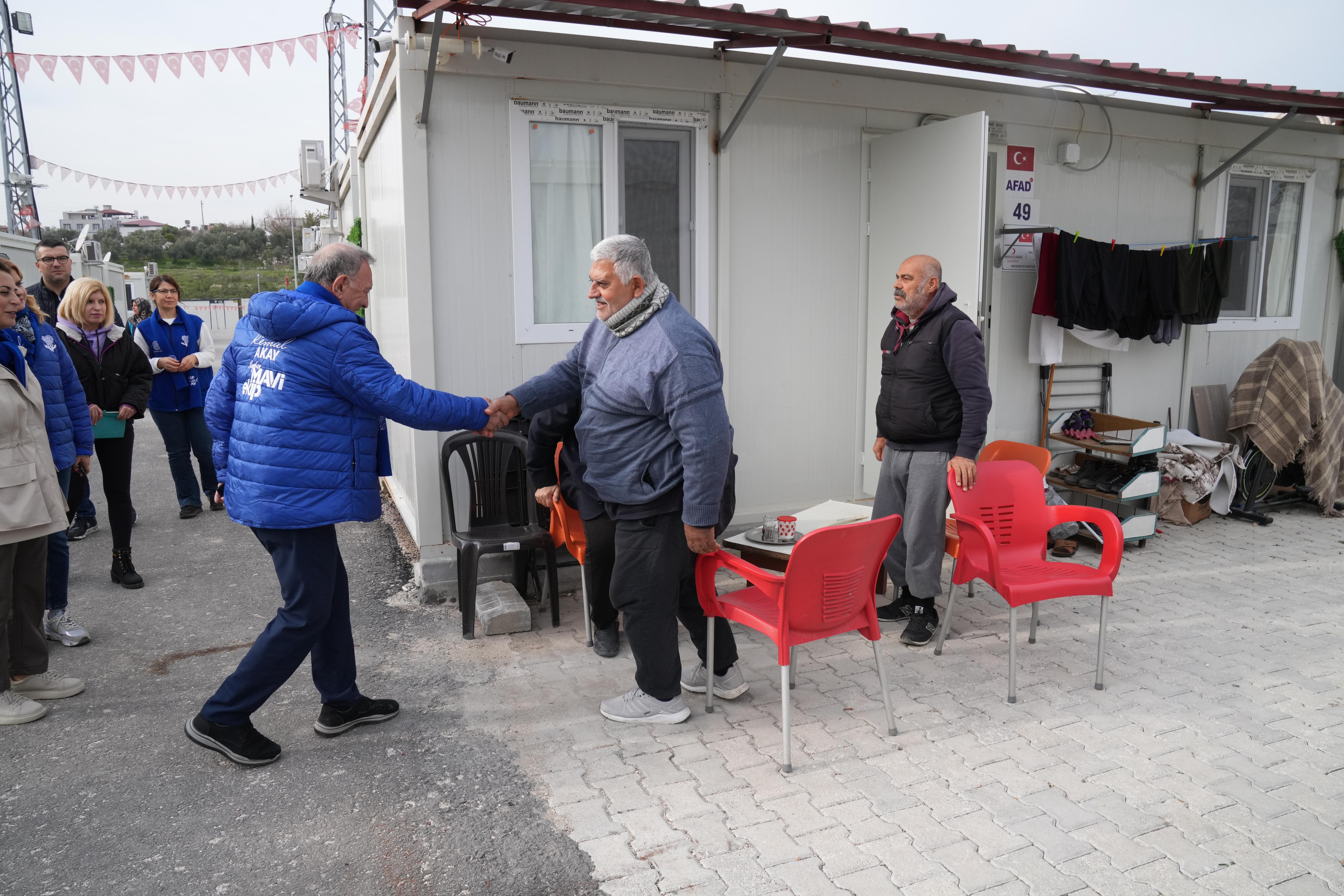 BİLGE BAŞKAN DEPREMZEDELERİ YALNIZ BIRAKMIYOR  (5)