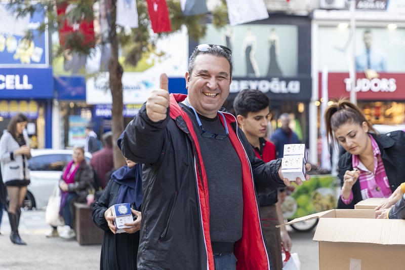 BÜYÜKŞEHİR’DEN ‘REGAİP KANDİLİ’ DOLAYISIYLA KANDİL SİMİDİ DAĞITIMI (4)