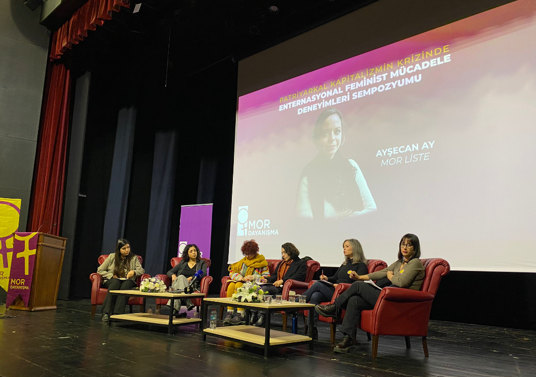 Mor Dayanışma, “Enternasyonal Feminist Mücadele Deneyimleri” sempozyumunu gerçekleştirdi