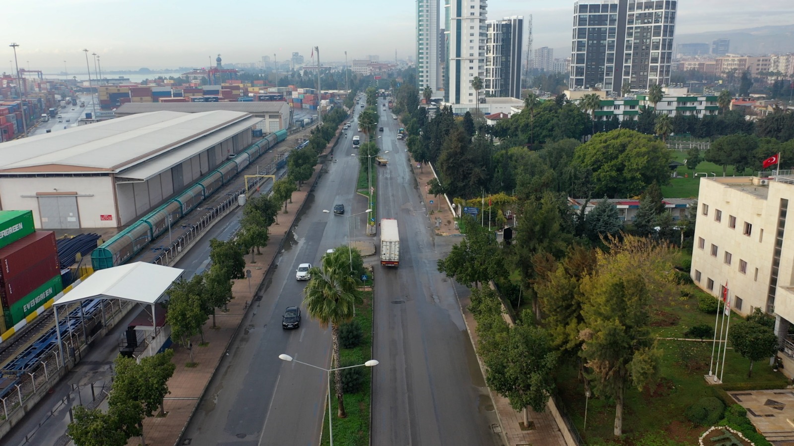 LİMAN YOLU GÜZERGAHI YAPILAN ÇALIŞMA İLE RAHATLAYACAK (6)