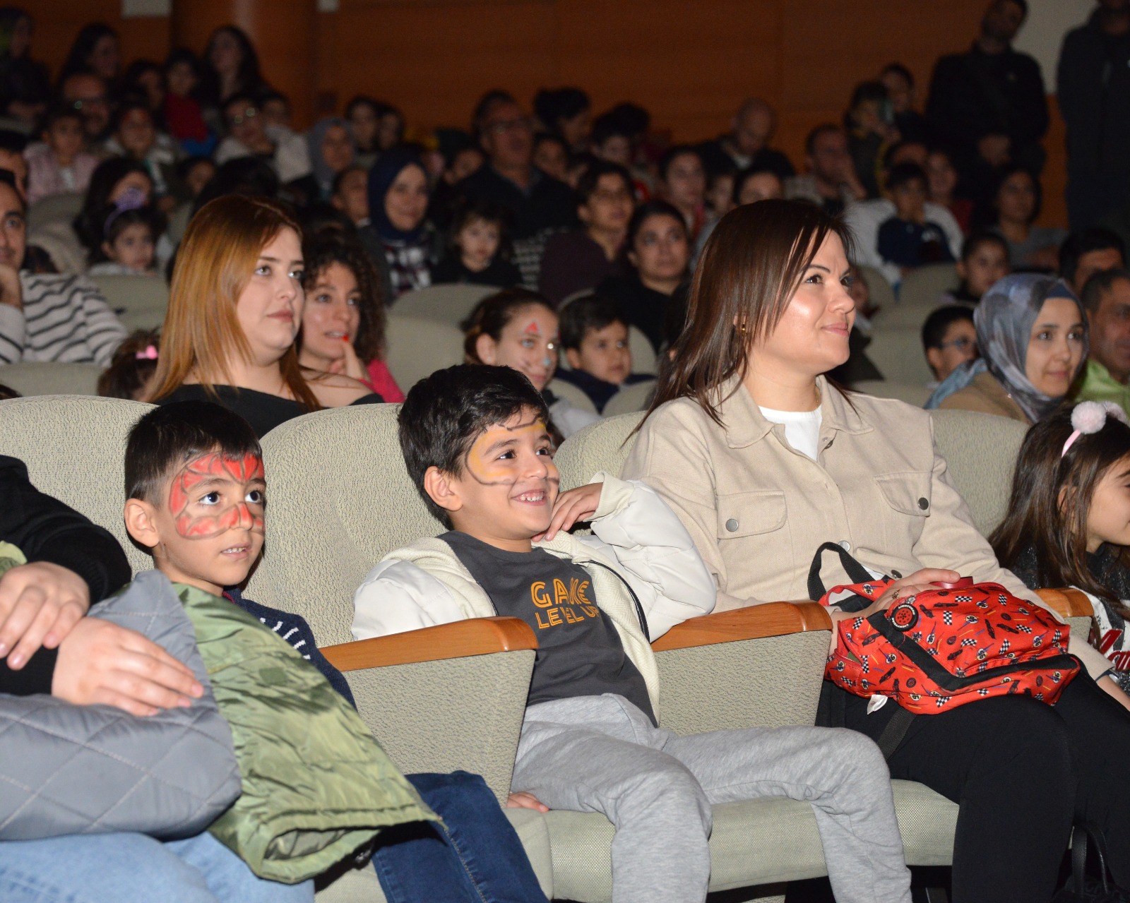 Yenişehir Belediyesinin çocuk oyunları festivaline yoğun ilgi (3)
