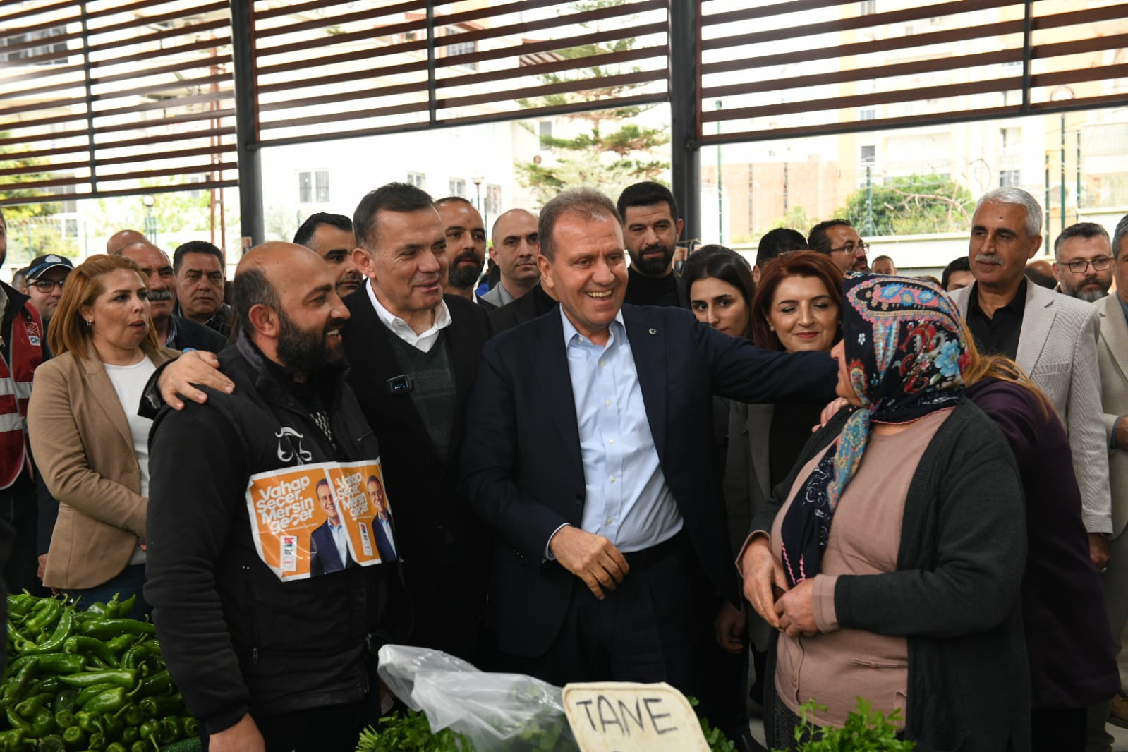 Başkan Özyiğit, Pirireis, Çiftlikköy Ve Akkent’te Vatandaşlarla Buluştu (6)