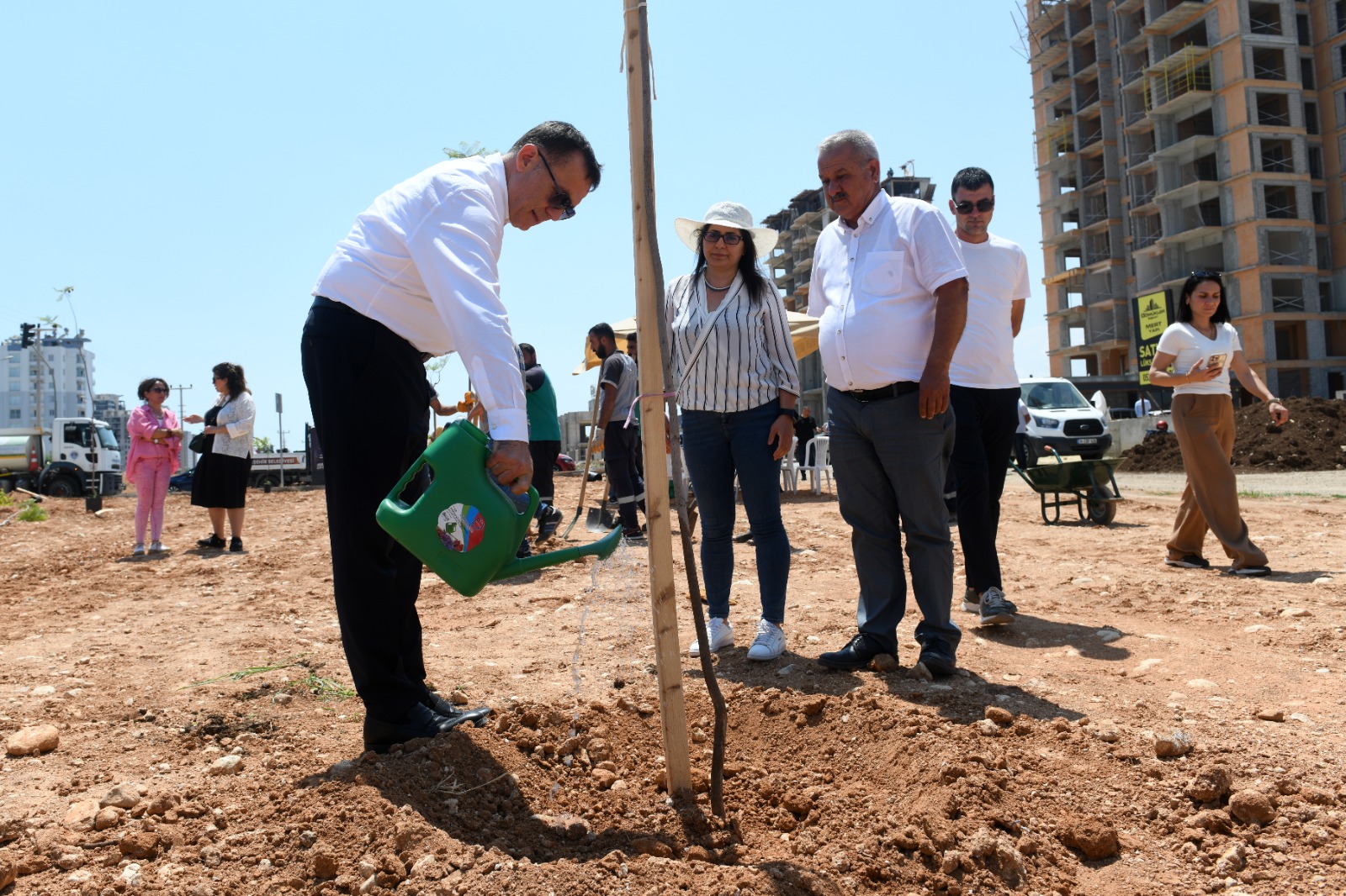 Yenişehir Belediyesi Ağaçlandırma Çalışmalarını Sürdürüyor (6)