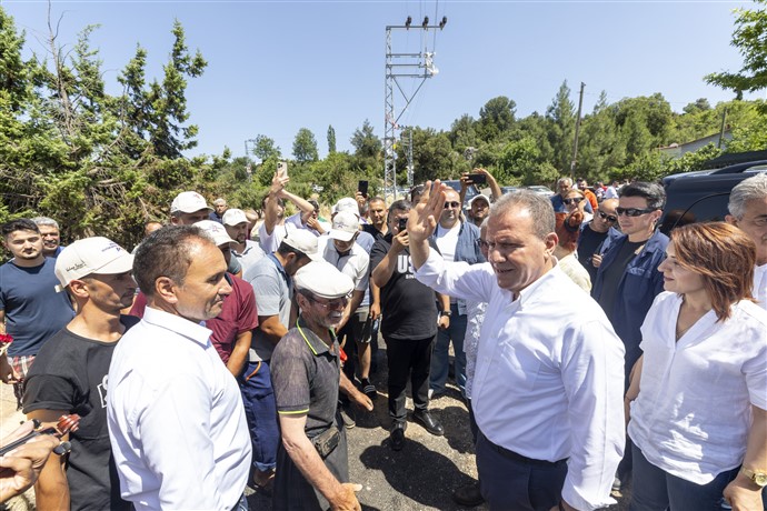 Başkan Seçer, Bayram Dolayisiyla Erdemli̇ Halkiyla Bi̇r Araya Geldi̇ (14)