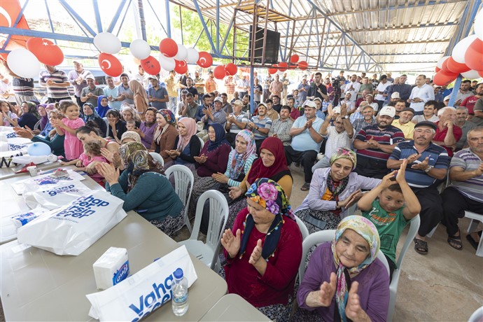 Başkan Seçer, Bayram Dolayisiyla Erdemli̇ Halkiyla Bi̇r Araya Geldi̇ (15)