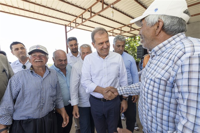 Başkan Seçer, Bayram Dolayisiyla Erdemli̇ Halkiyla Bi̇r Araya Geldi̇ (20)