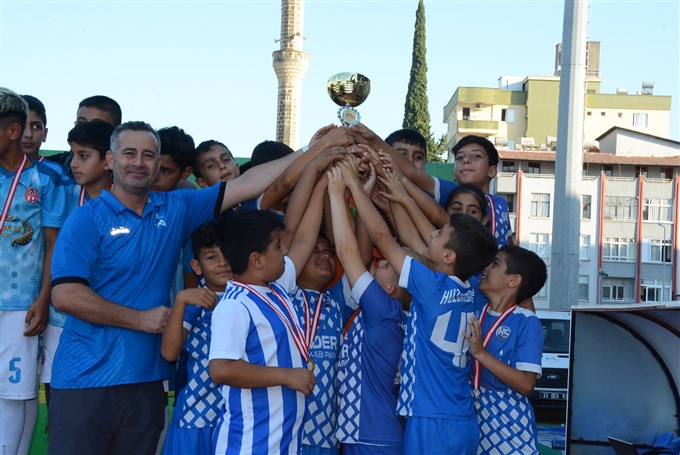 Büyükşehi̇ri̇n U11 Ve U 12 Futbol Şenli̇k Li̇gi̇ Ödül Töreni̇ İle Son Buldu (4)