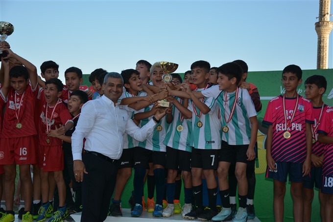 Büyükşehi̇ri̇n U11 Ve U 12 Futbol Şenli̇k Li̇gi̇ Ödül Töreni̇ İle Son Buldu (5)