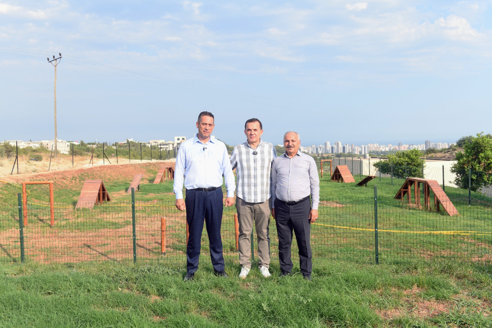 Chp Mersin Milletvekilleri Yenişehir Belediyesinin Hayvan Bakımevini Gezdi (2)