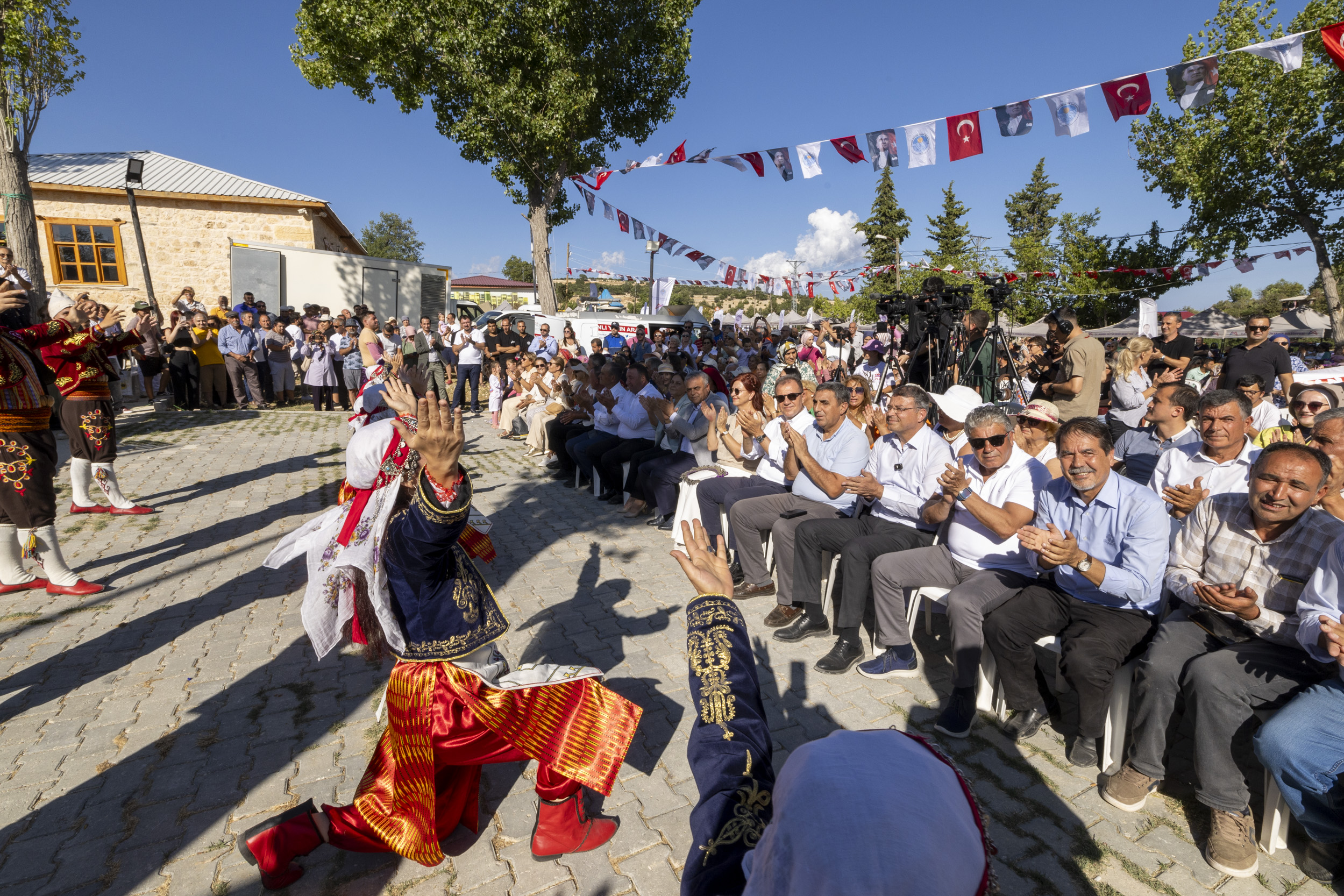 Mersi̇n Büyükşehi̇r’den Si̇li̇fke’de Rengarenk Şenli̇k ‘6. Lavanta Hasat Şenli̇ği̇’ (2)