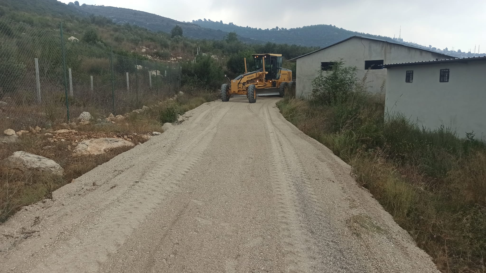 Yenişehir Belediyesi Kırsal Mahallelerde Yol Açma Çalışmalarını Sürdürüyor (3)