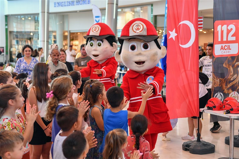 Büyükşehi̇r’den Çocuklara Tati̇li̇ Sevdi̇ren ‘Çocuk Etki̇nli̇kleri̇’ (9)