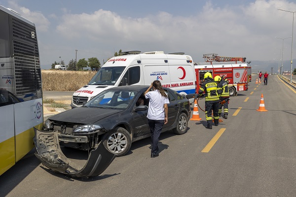 Büyükşehi̇r’den ‘Gerçek Gi̇bi̇’ Yol Trafi̇k Güvenli̇ği̇ Tatbi̇kati (1)