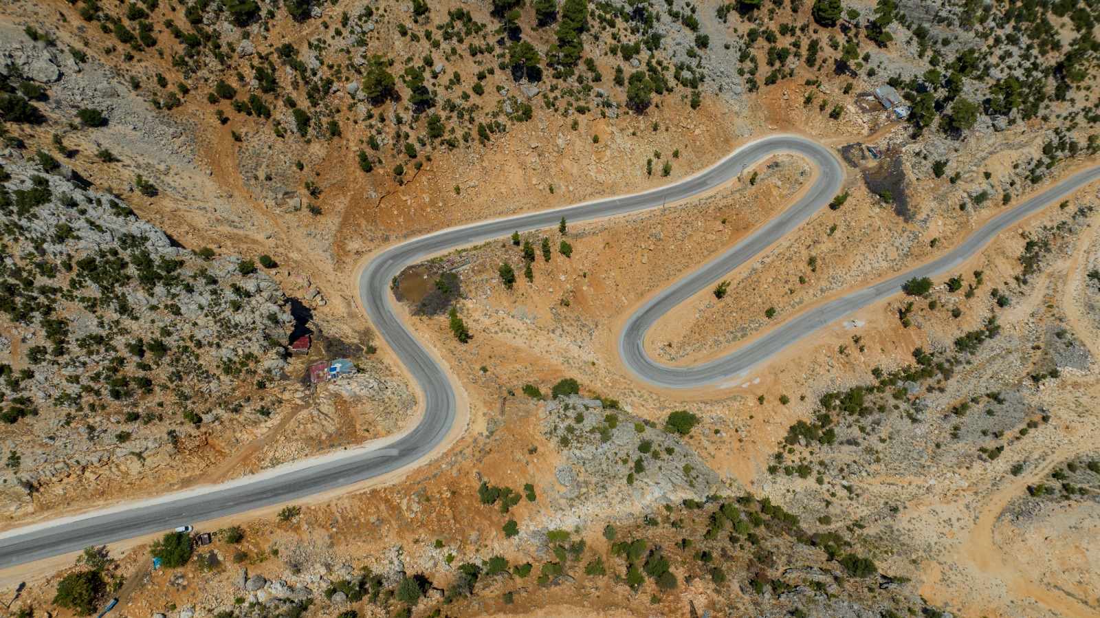 Büyükşehi̇r’i̇n Kirsalda Yol Çalişmalari Devam Edi̇yor (2)