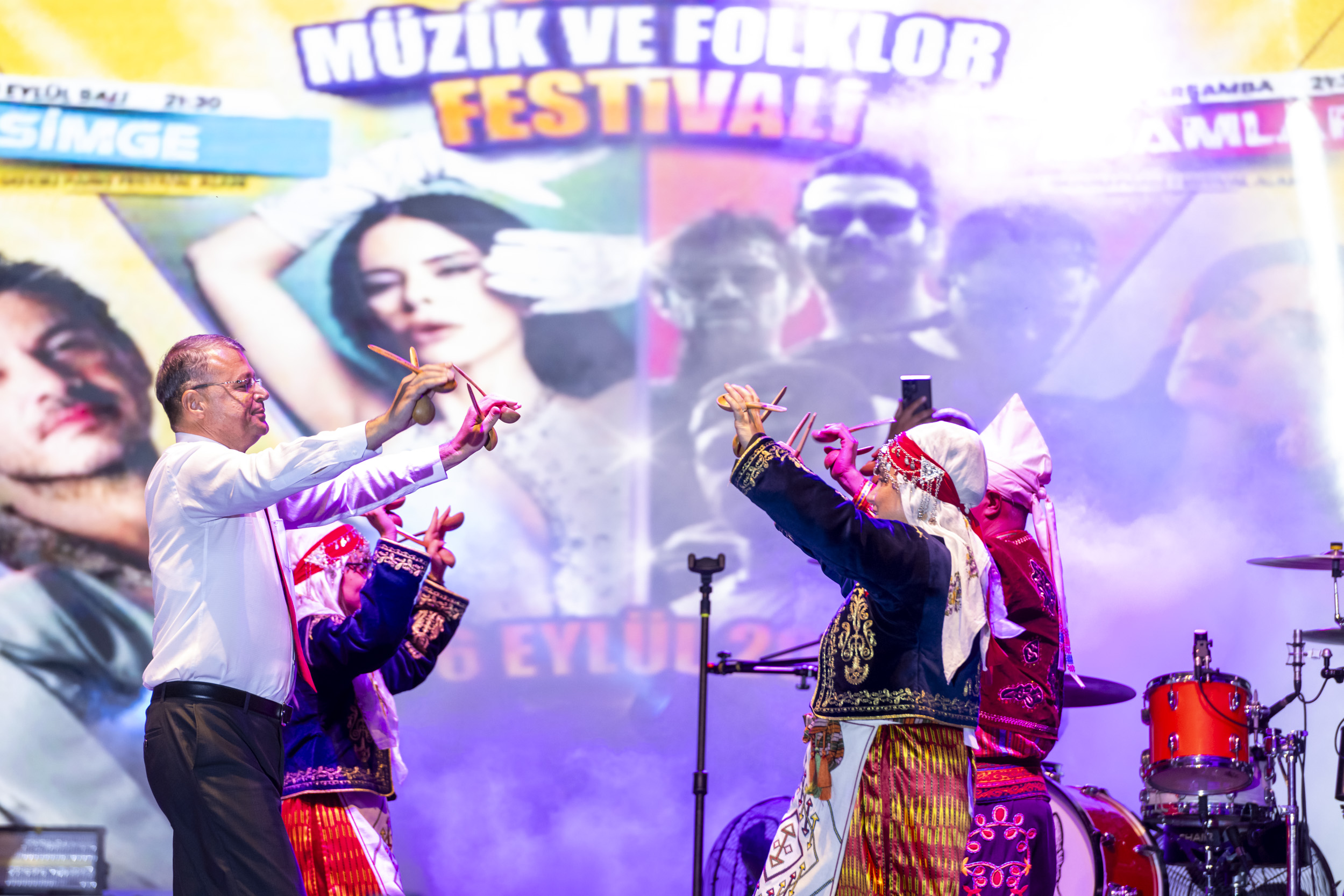 Başkan Seçer, '51. Uluslararasi Si̇li̇fke Müzi̇k Ve Folklor Festi̇vali̇’ni̇n Açilişina Katildi (3)