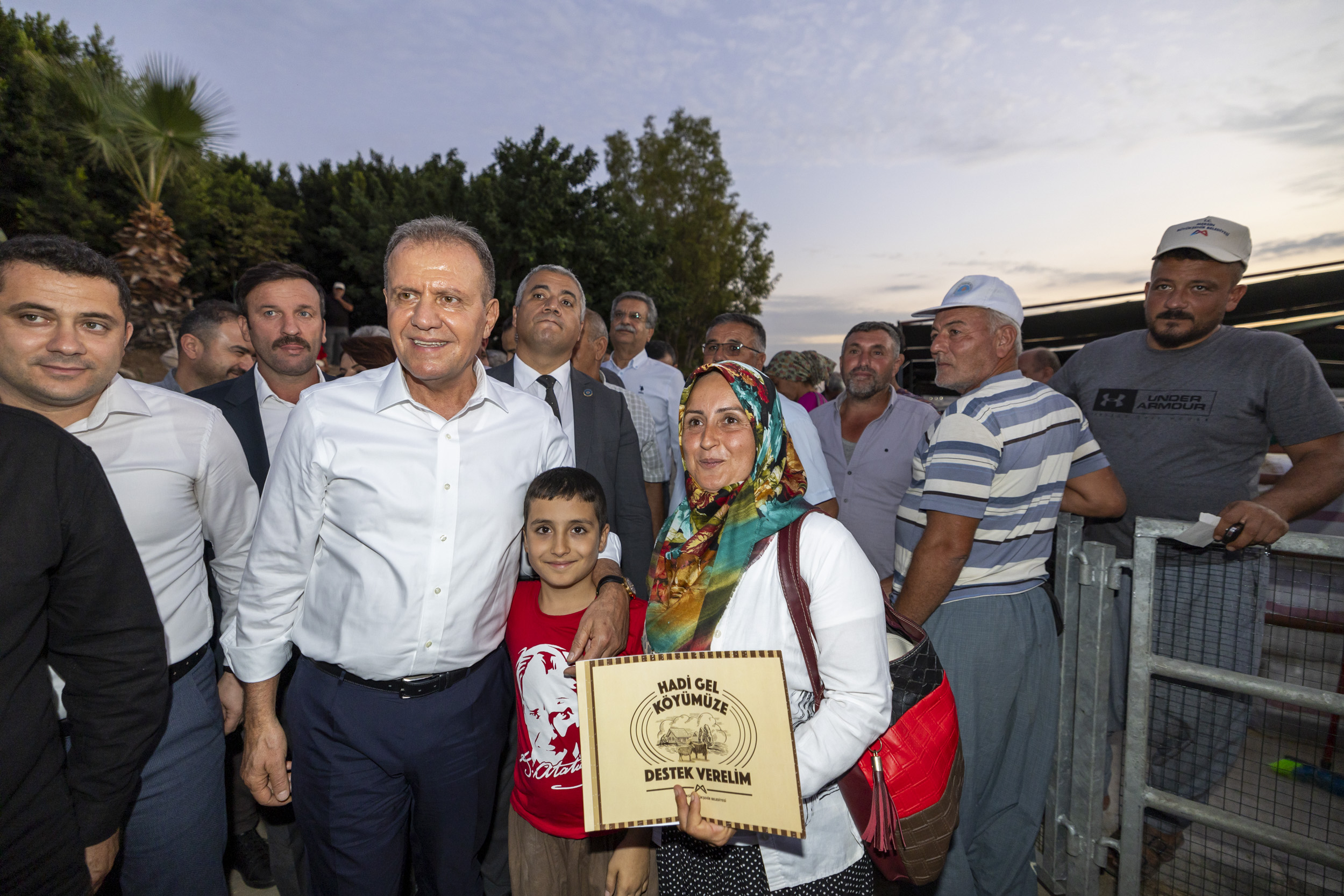 Başkan Seçer, ‘Küçükbaş Hayvan, Yem Ve Nergi̇s Soğani Dağitim Töreni̇’ne Katildi (12)