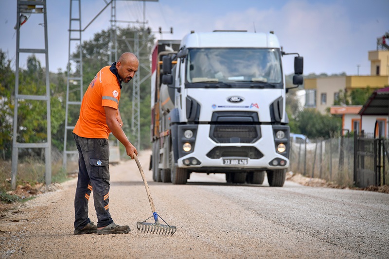 Büyükşehi̇r’i̇n Kirsaldaki̇ Yol Çalişmalari İlçe Halkini Memnun Edi̇yor (5)