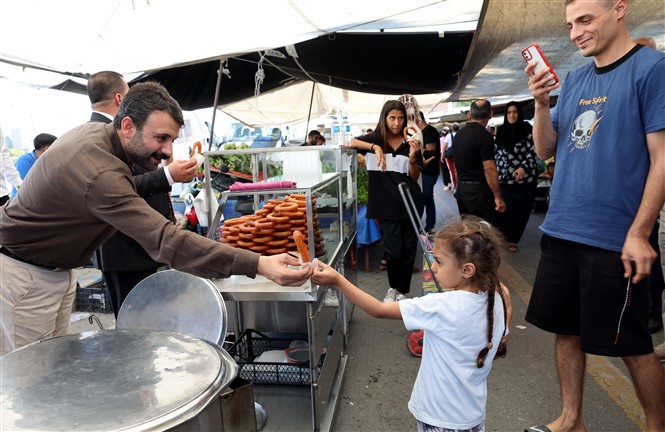 Eş Başkan Sarıyıldız Çay Mah Semt Pazarını Ziyaret 1