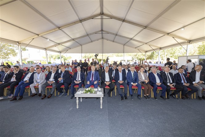 Başkan Seçer, ‘8. Uluslararasi Adana Lezzet Festi̇vali̇’ne Katildi (4)