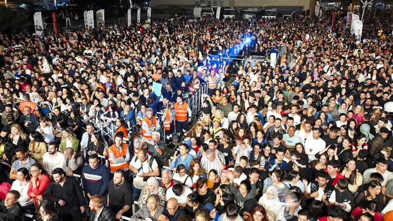 ‘3.Uluslararasi Tarsus Festi̇vali̇’nde Candan Erçeti̇n Konseri̇ İle Coşku Doruklara Çikti (17)