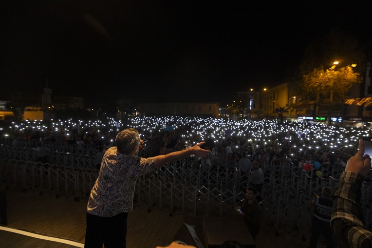 ‘3.Uluslararasi Tarsus Festi̇vali̇’nde Candan Erçeti̇n Konseri̇ İle Coşku Doruklara Çikti (18)