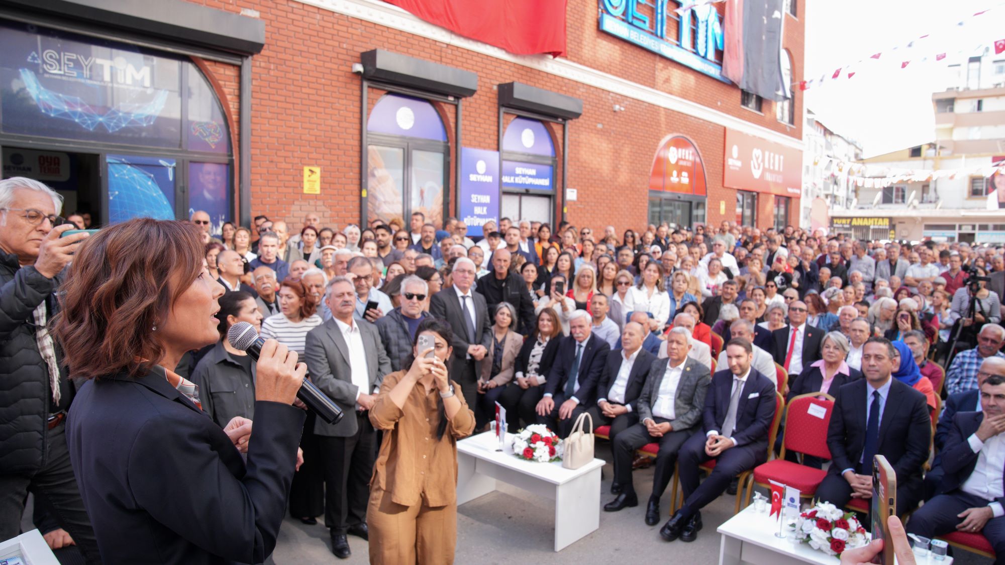 Askida Yemek Bağişçilarina Plaket 1