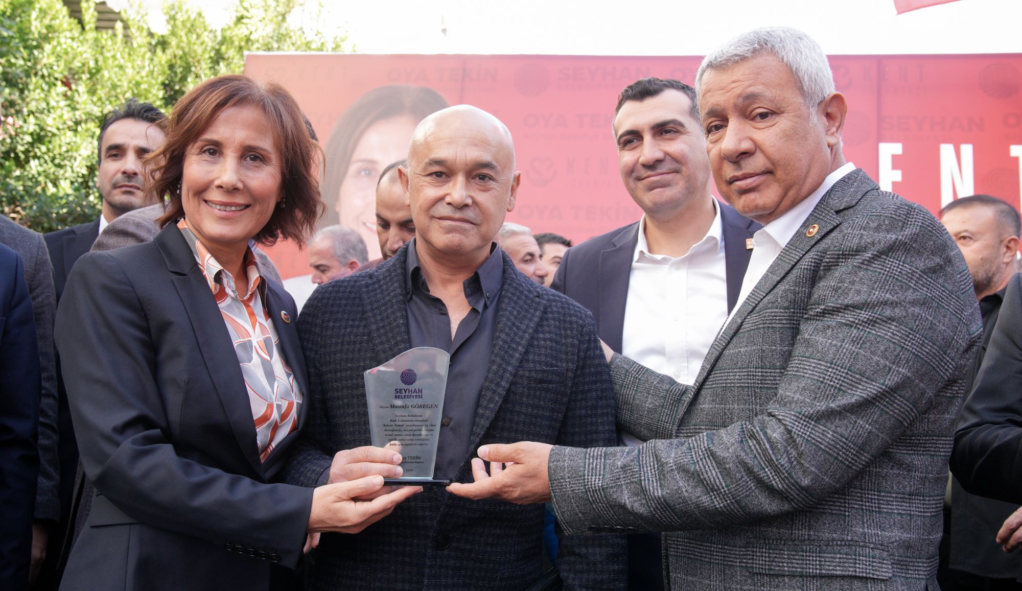 Askida Yemek Bağişçilarina Plaket 3