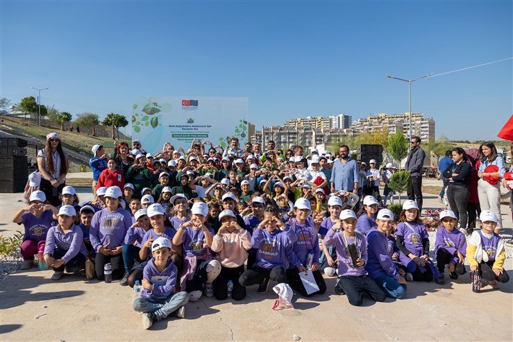 Büyükşehi̇r Beledi̇yesi̇ni̇n Projelendi̇rdi̇ği̇ Ve Toroslar Beledi̇yesi̇’ni̇n Katkisiyla Defne Koruluğu Açildi (5)